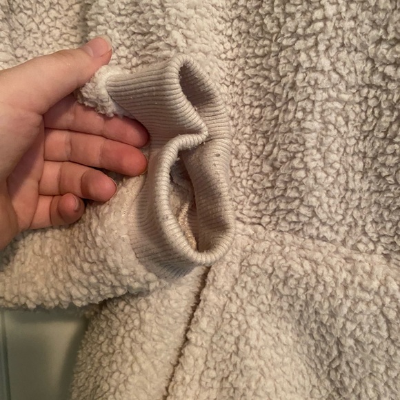 American Eagle Medium Creamy White Sherpa Hoodie - Picture 5 of 7